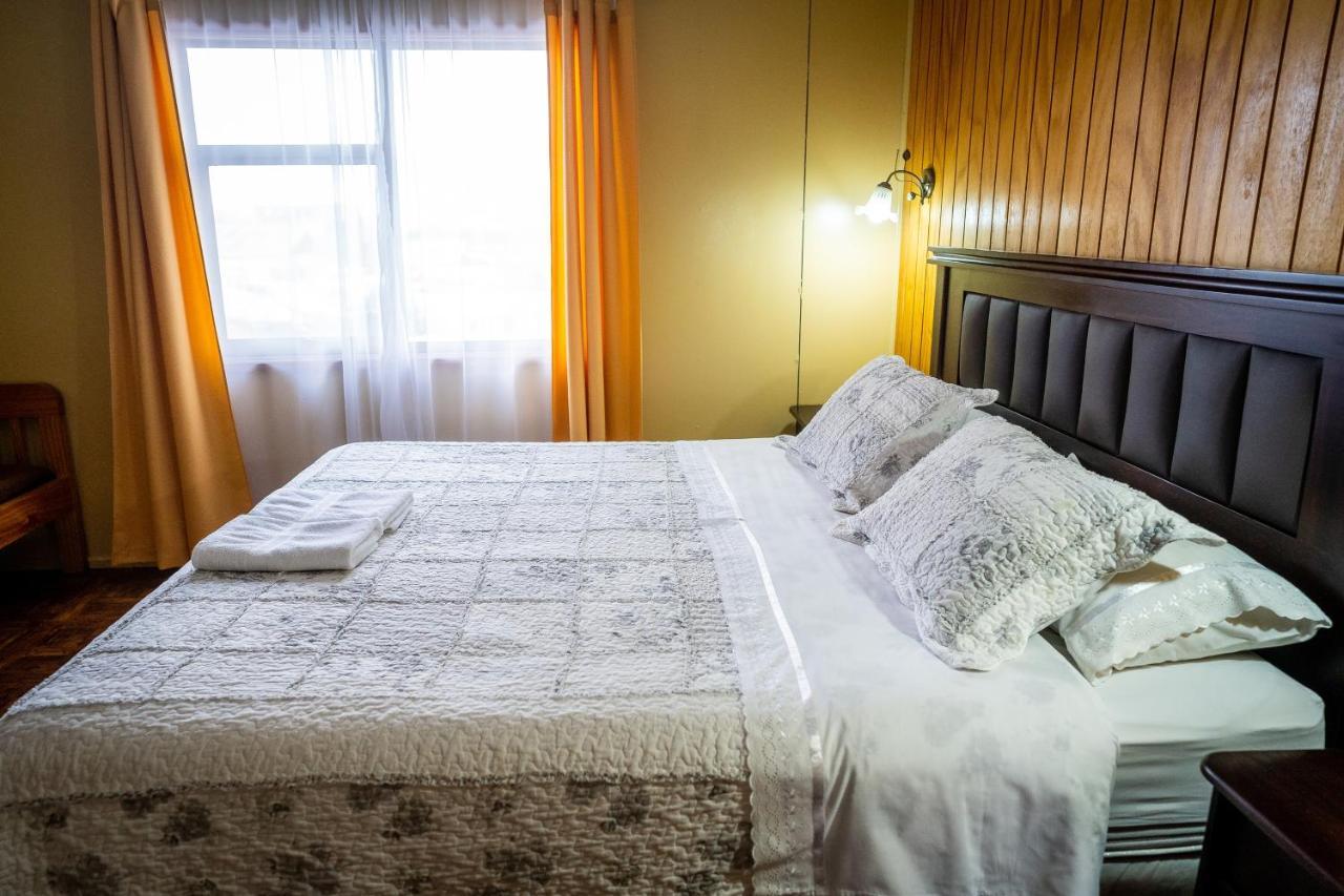 Casa Lucy Bed & Breakfast Puerto Natales Ngoại thất bức ảnh